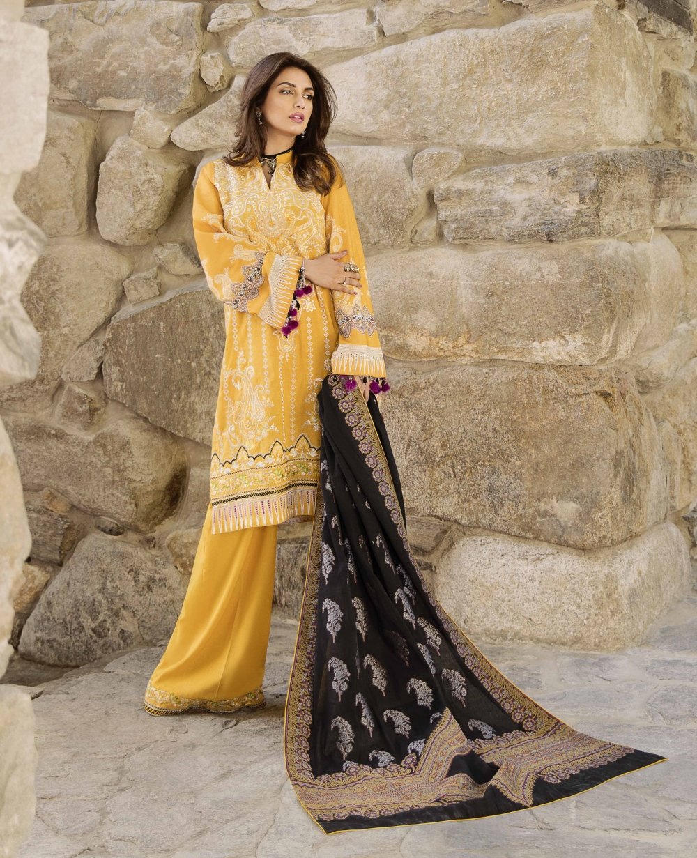 Saira Rizwan by Ittehad winter khadar collection 2020