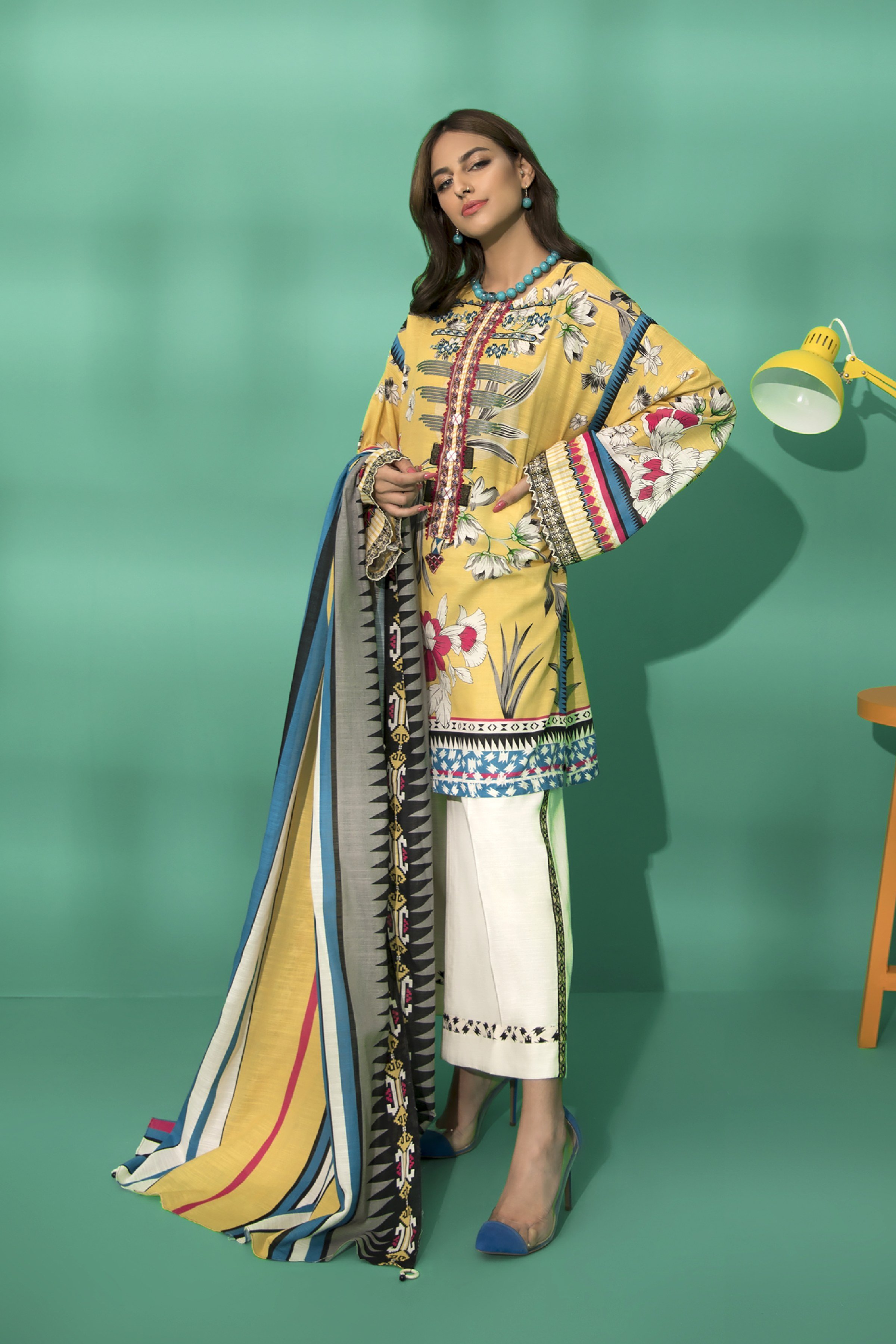 dresses-for-girls-online-shopping-in-pakistan