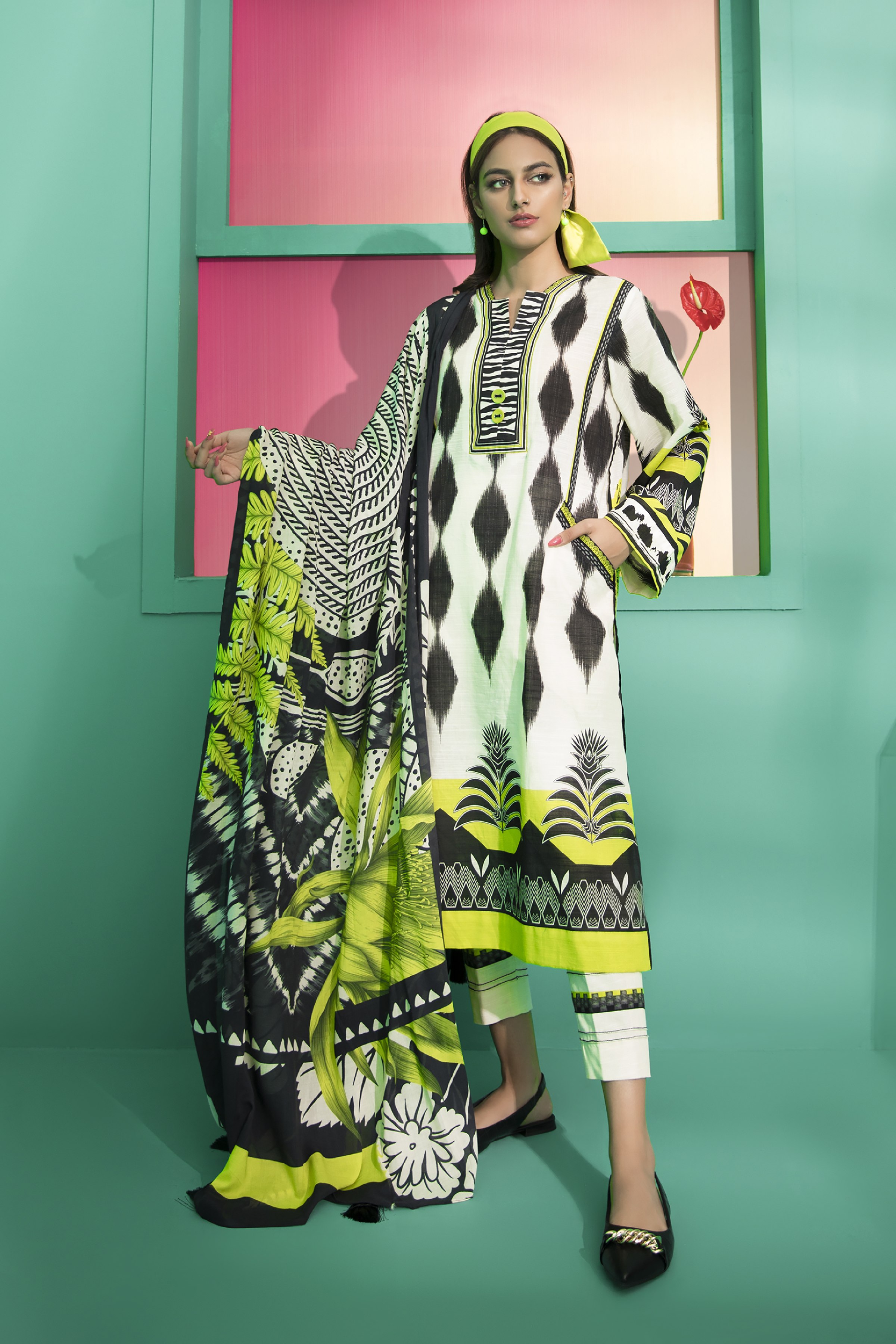 shalwar-kameez-dresses-for-girls-online-shopping-in-pakistan