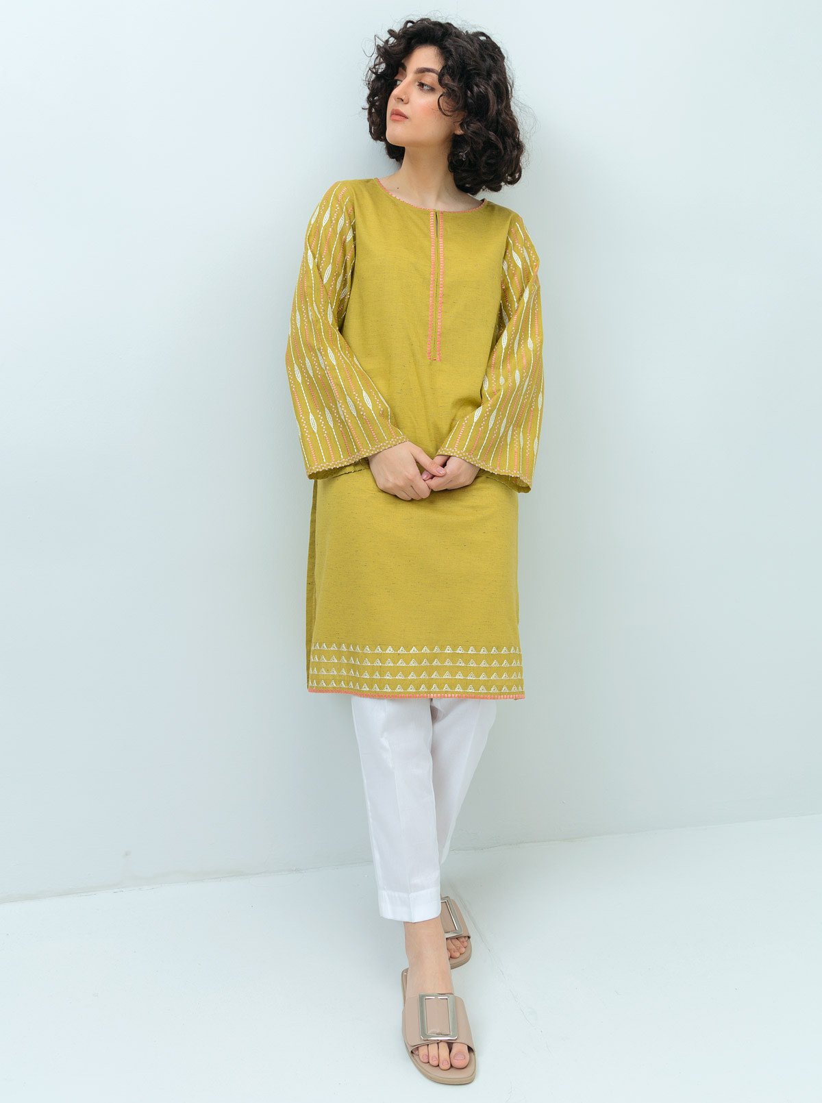 online-shopping-in-pakistan-dresses-for-girls-beechtree