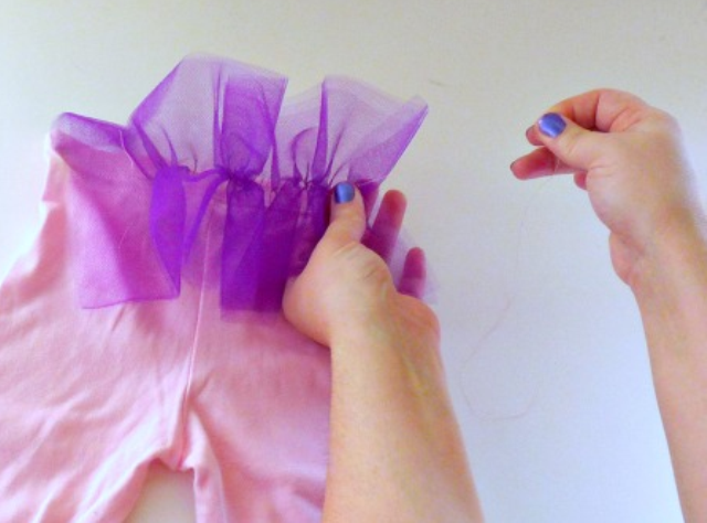 Tutorial of Tulle-Headband-and-a-Ruffle-Butt 11