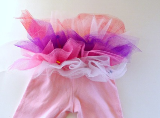 Tutorial of Tulle-Headband-and-a-Ruffle-Butt 13
