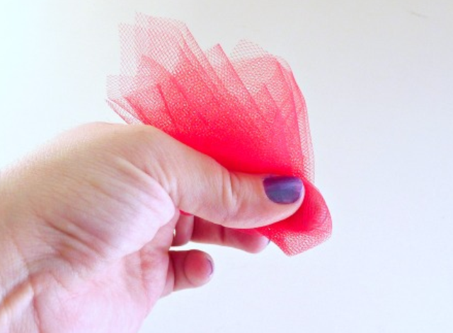 Tutorial of Tulle-Headband-and-a-Ruffle-Butt 2