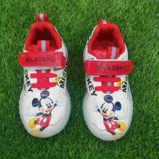 16637670370_Mickey-mouse-Disney-baby-shoes-9.jpg