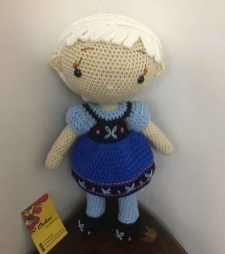 16818988800_Elsa_Knitted_Doll_11zon.jpg