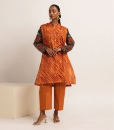 16929585110_Fabrics-Rust-Printed-Lawn-Suit-on-khaadi-sale-01.jpg