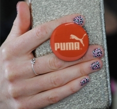 16989310940_Puma_Logo_White_Pop_Socket_For_Mobile_Phones.jpg