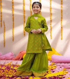 17053303310_Safa_Green_Rawsilk_Embroidered_Wedding_Gharara_By_Modest.jpg