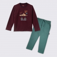 17575975680_AllurePremium_FS_T-Shirt_Catch_Me_Maroon_With_Green_Trousers.jpg