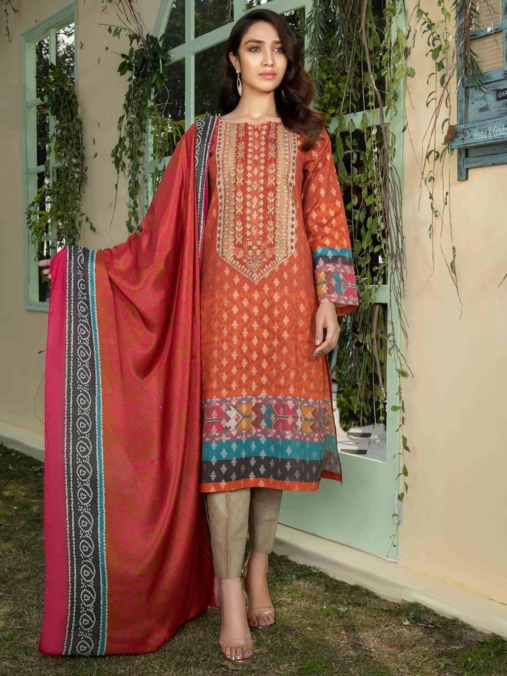 16220237050_Limelight-embroidered-lawn-15.jpg