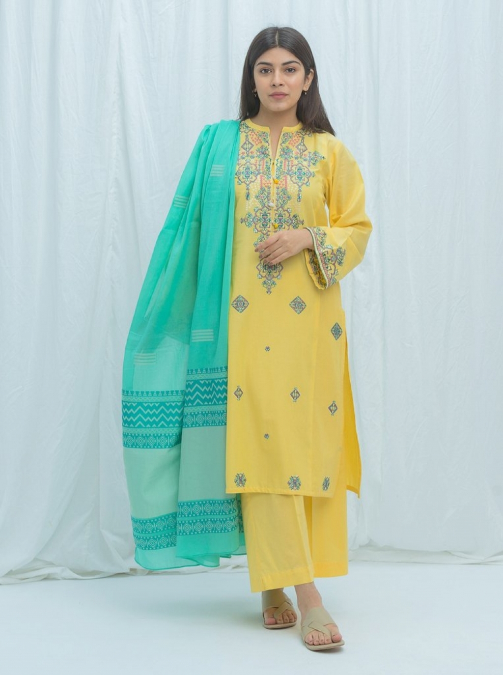 Summer Sale by BEECHTREE in Pakistan 
