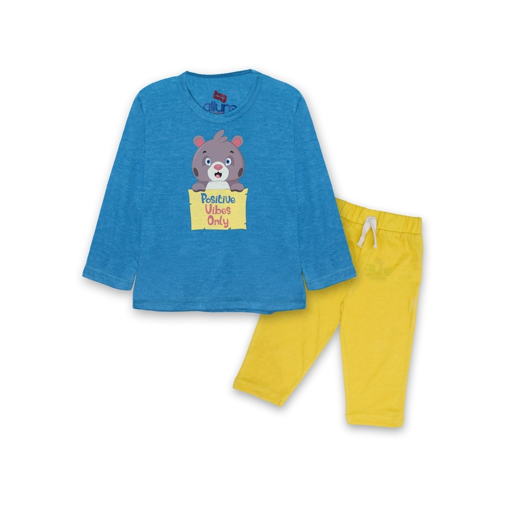 16585618420_AllureP_T-shirt_Y_Blue_Positive_Yellow_Trousers.jpg