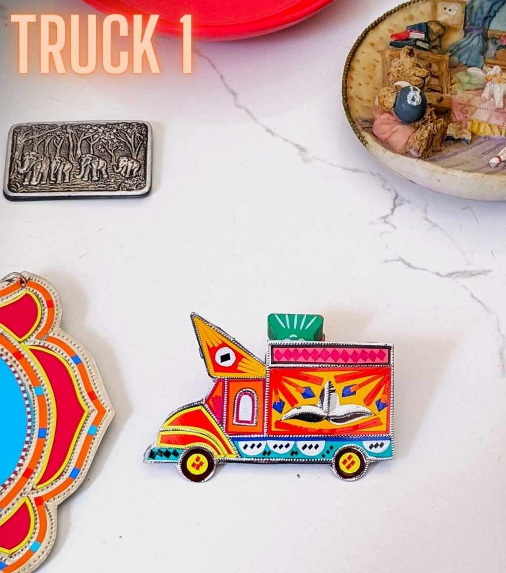 16675558710_Truck-style-fridge-magnet-by-UrbanTruckArt-01.jpg