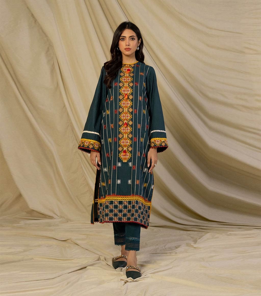 16708647690_Sapphire-online-Khaddar-ready-to-wear-2-piece-Embroidered-suit-01.jpg