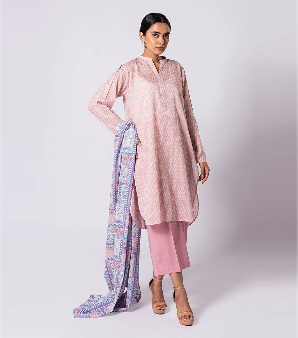 16794939350_Fabrics-2Pc-Printed-Lawn-Suite-on-khaadi-sale-01.jpg