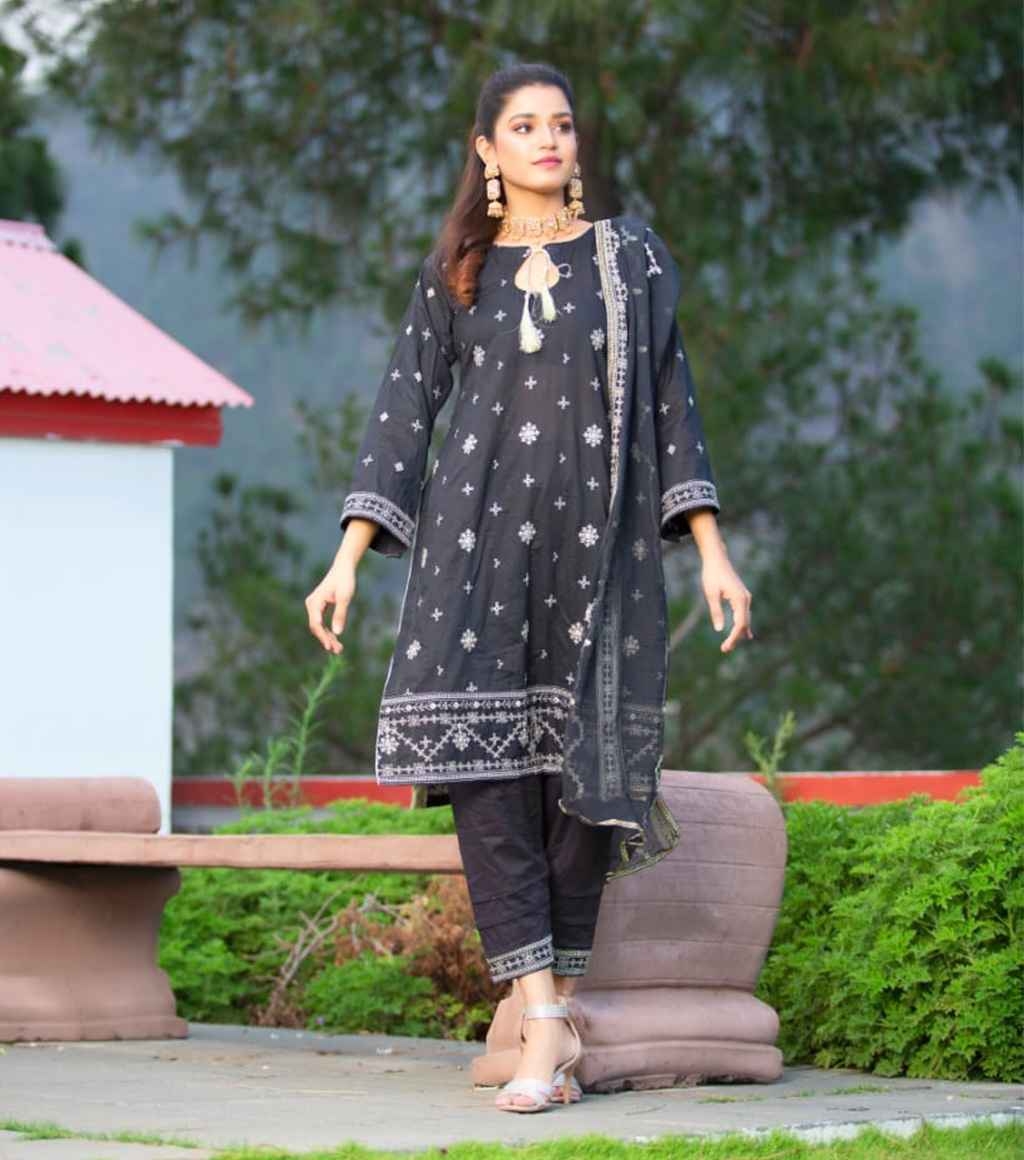 16873551620_Chavron_Vista_Unstitched_Embroided_3pc_Suit_For_Women2_11zon.jpg