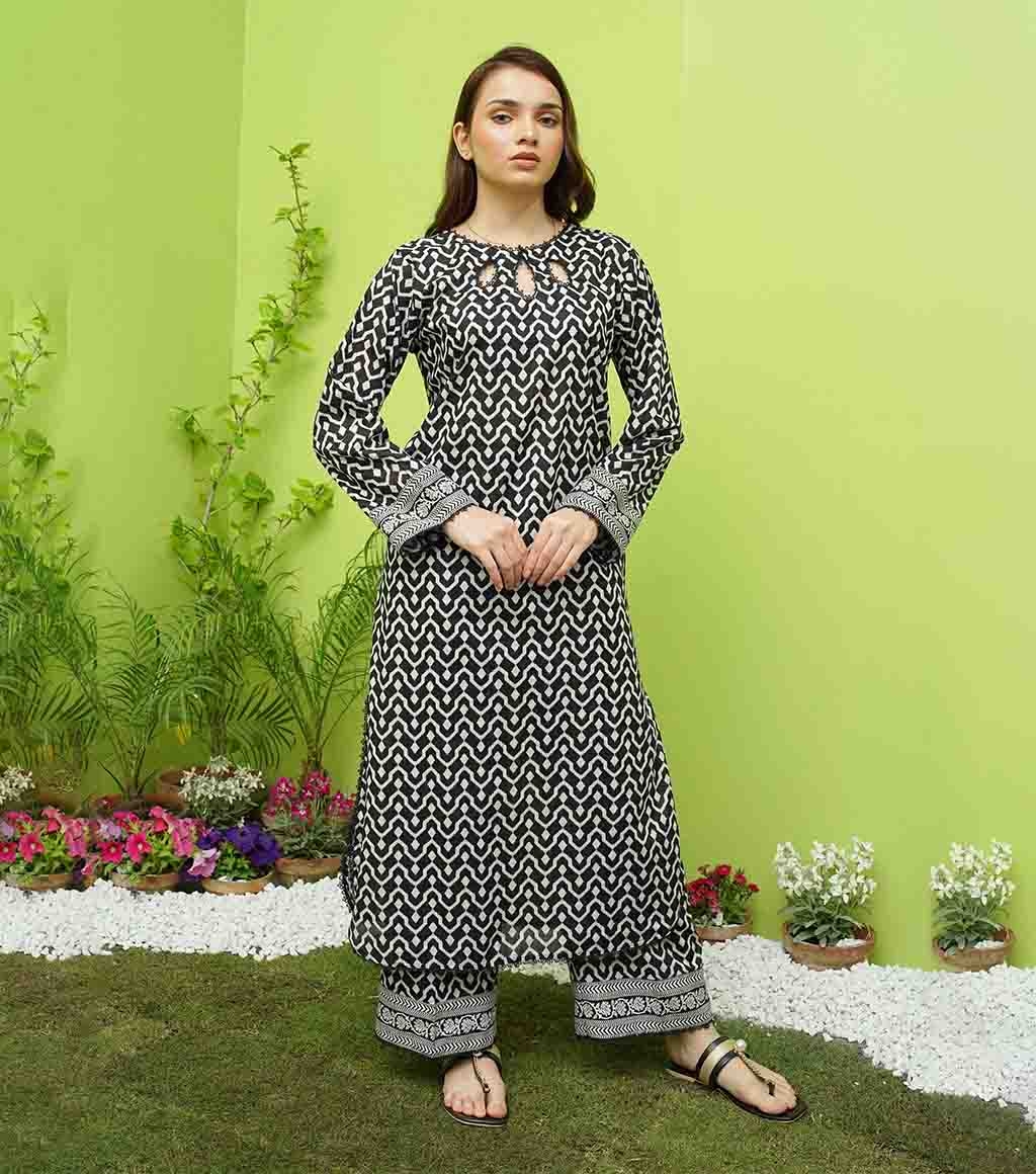 17102461480_Black_Tulip_Versatile_Womens_Printed_lawn_2Pc__Suit_By_Modest.jpg