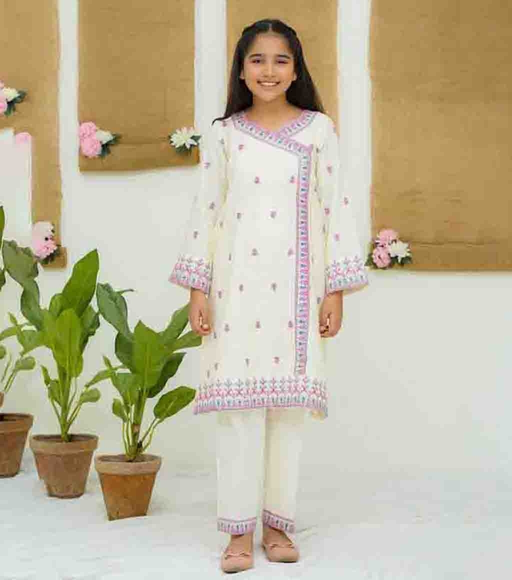 17302972490_large_16980664940_Mistara_White_Embroidered_Khaddar_2pc_Dress_By_Modest.jpg