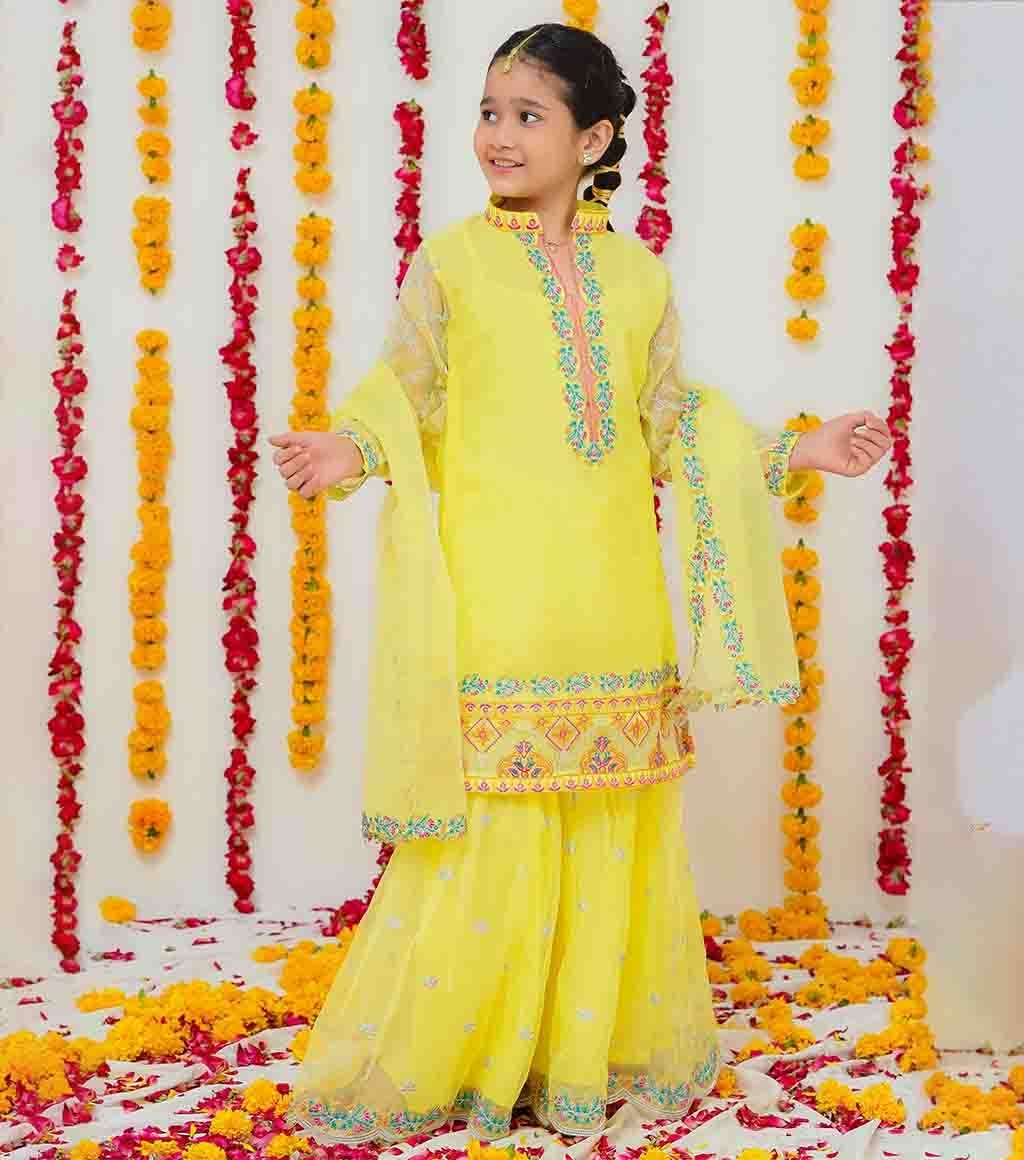 17302983080_large_17017806090_Hareem_Yellow_cultural_Embroidered_3pc_Dress_By_Modest1.jpg