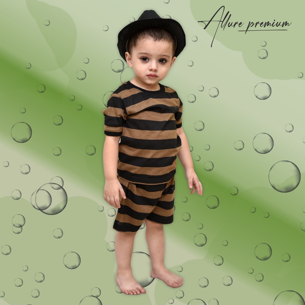17430735710_AllurePremium_HS_Top_With_Shorts_Black_Brown_Model.jpg