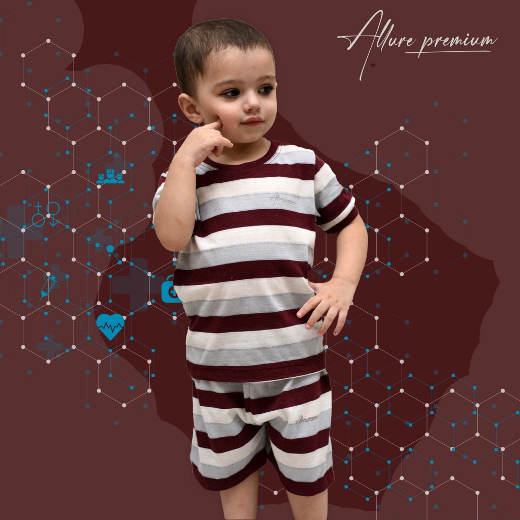 17430742180_AllurePremium_HS_Top_With_Shorts_Maroon_Blue_White_Model.jpg