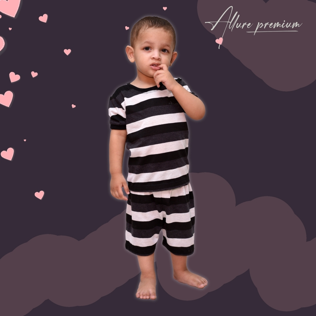 17430752020_rePremium_HS_Top_With_Shorts_White_Black_Charcoal_Model.jpg