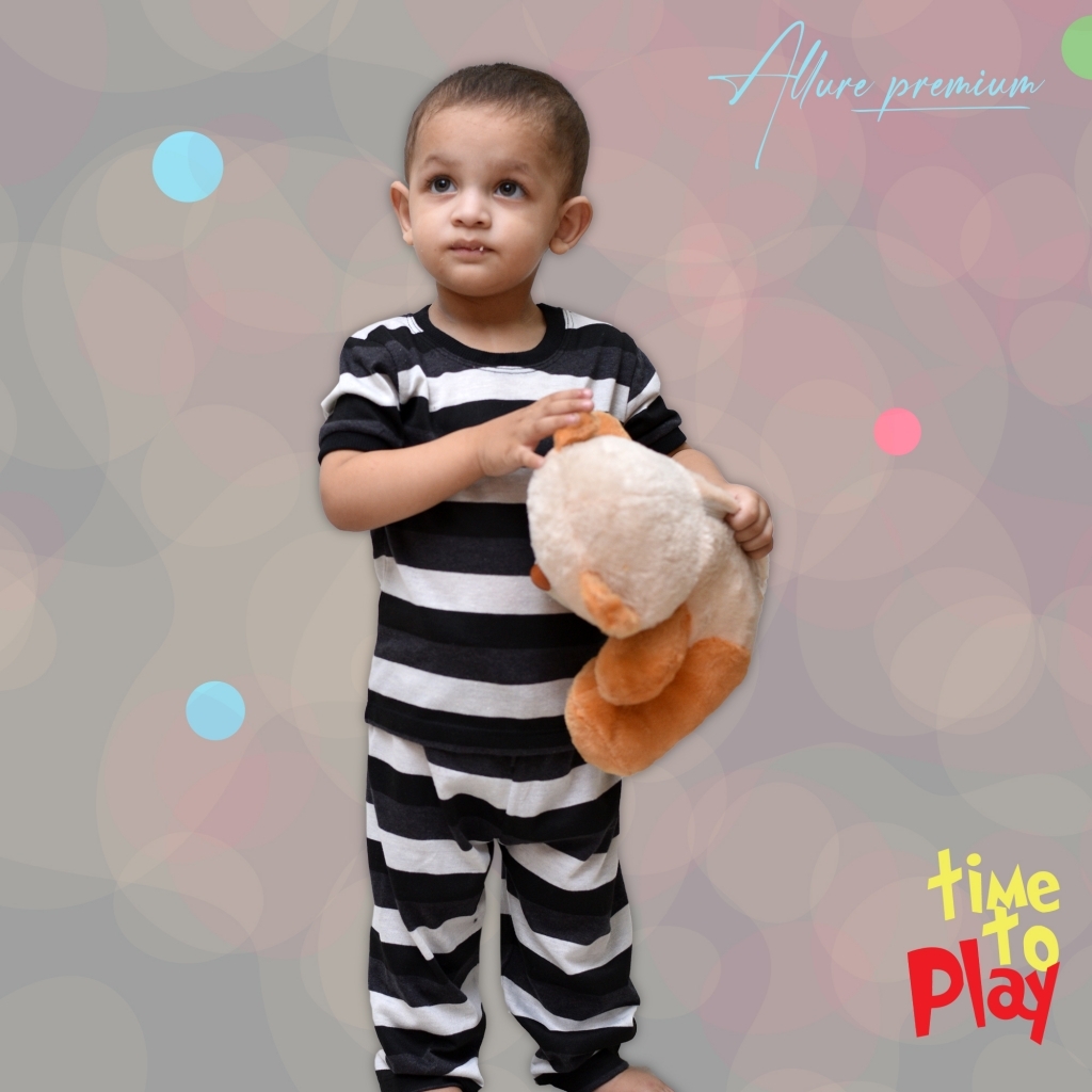 17432457490_AllurePremium_HS_Top_With_Trousers_White_Black_Charcoal_Model.jpg