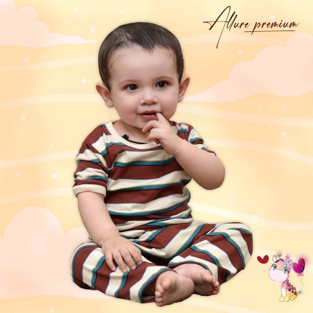 17432460490_AllurePremium_HS_Top_With_Trousers_White_Brown_Green_Model.jpg