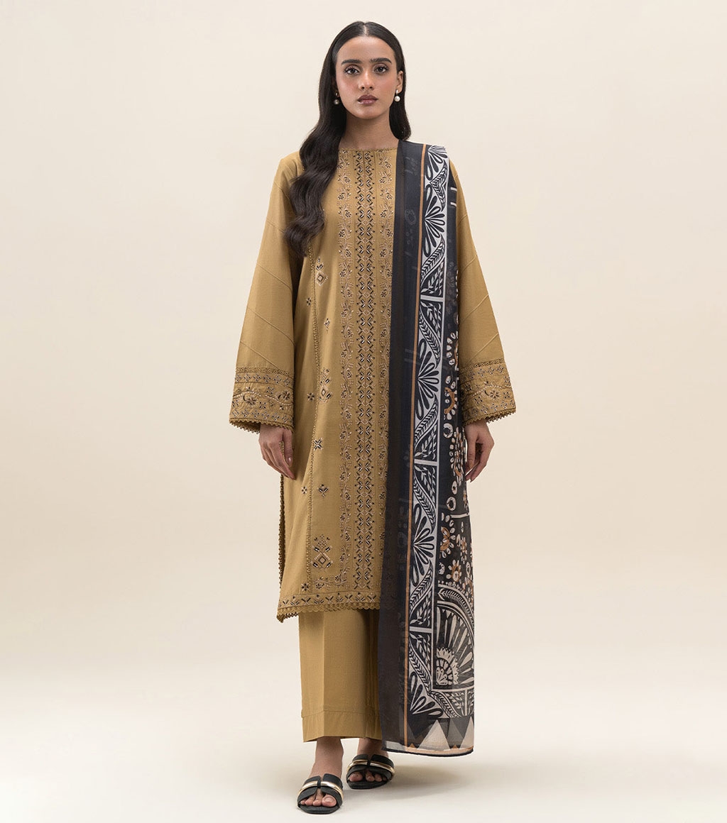 17585427090_Sunny_Mountain_unstitched__Lawn_Embroidered_3pc_Suit_by_Khaadi.jpg