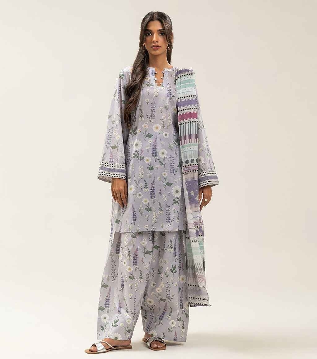 17606963910_Venus_Swan_White_Digital_Printed_3pc_Suit_by_Khaadi.jpg