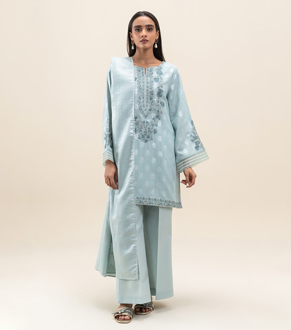 17606983990_Lurex_Jacquarad_Suit_Cloud_Aura_Embroidered_3pc_Suit_by_Khaadi.jpg