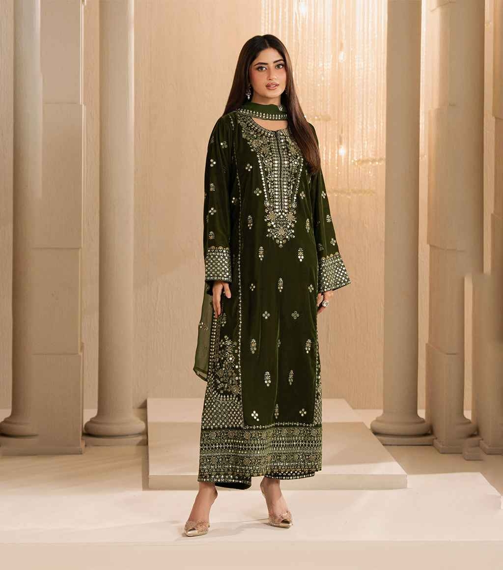 17633799690_Green_Velvet_embroidered_shirt_3_Piece_Suit-(Unstitched)_By_Limelight_11zon.jpg